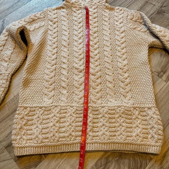 Aran mōr hundred percent Merino wool sweater - Picture 6 of 7